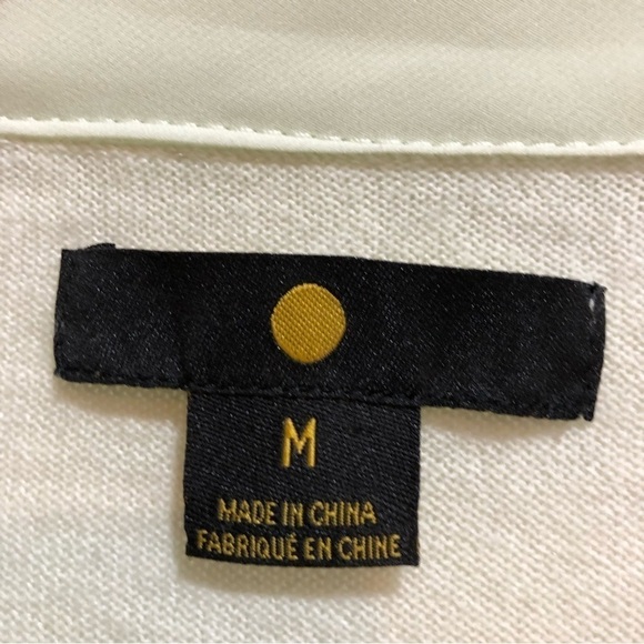 Cotton Cashmere Pastel Green button up cardigan SOFT with front pockets. Medium - Picture 2 of 9